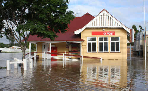 Floodwater surrounds the Chinchilla Post Office. Floodwater surrounds the Chinchilla Post Office.